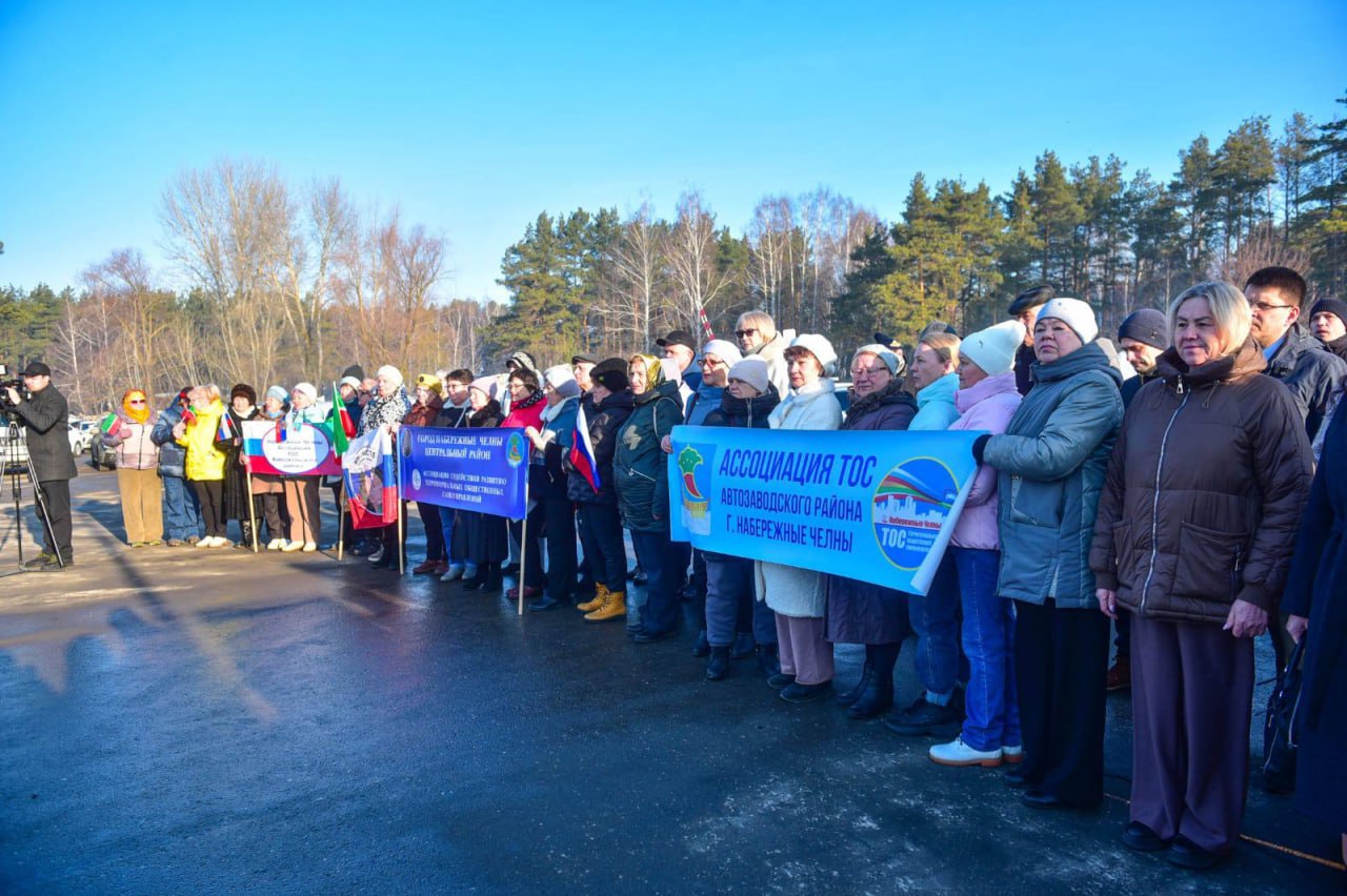 Очередную партию гуманитарной помощи отправили в зону специальной военной операции из Набережных Челнов Очередную партию гуманитарной помощи отправили в зону специальной военной операции из Набережных Челнов