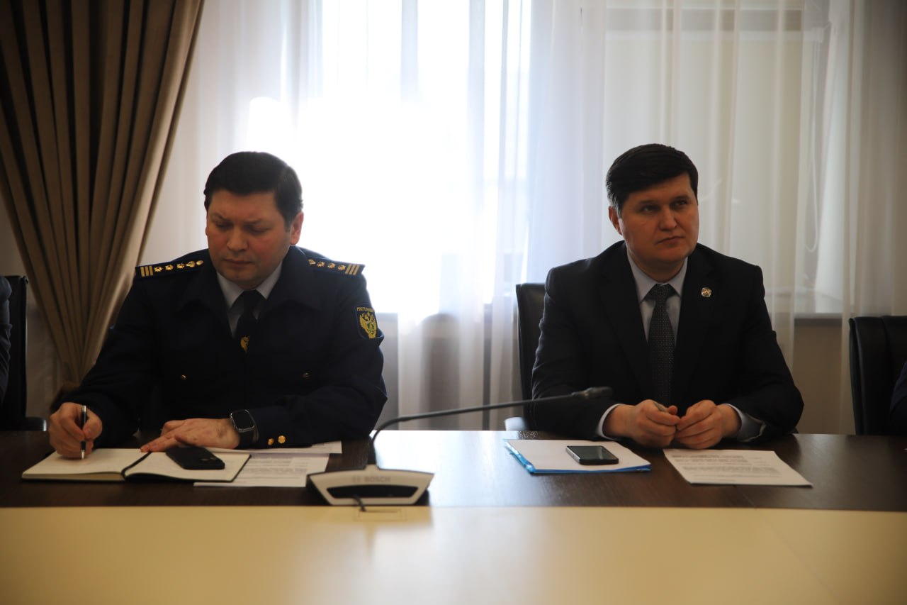 В прокуратуре Татарстана обсудили защиту прав предпринимателей В прокуратуре Татарстана обсудили защиту прав предпринимателей