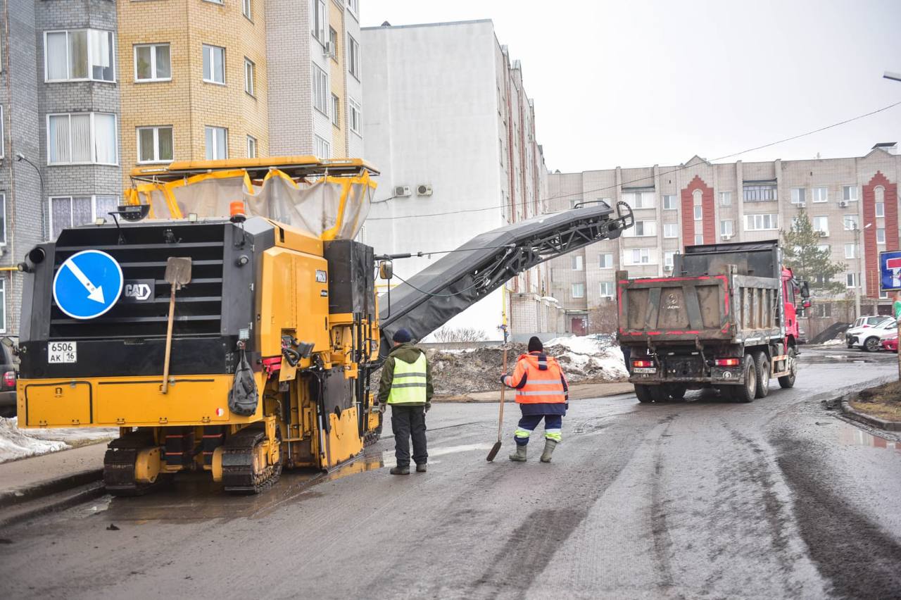 Наиль Магдеев: Сегодня осмотрел ход ремонтных работ по программе «Наш двор» в 14 комплексе пос Наиль Магдеев: Сегодня осмотрел ход ремонтных работ по программе «Наш двор» в 14 комплексе пос