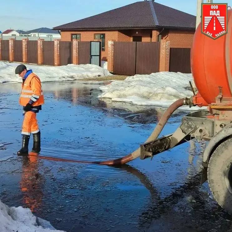 В Набережных Челнах продолжаются работы по предотвращению образования подтоплений в период таяния снега В Набережных Челнах продолжаются работы по предотвращению образования подтоплений в период таяния снега