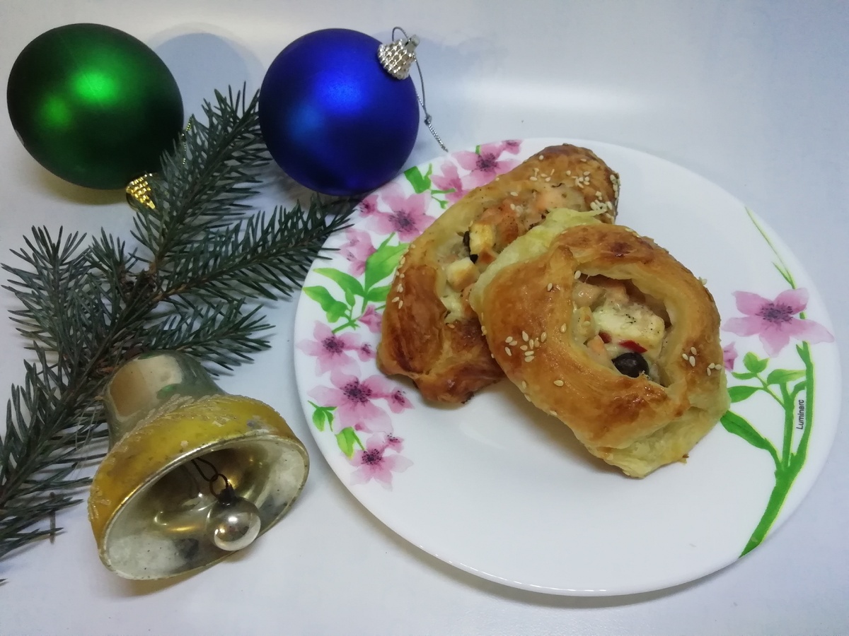 Как приготовить расстегаи с рыбой: секреты аппетитной начинки