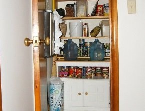 Уютная кладовая для маленькой квартиры: секреты эффективного хранения