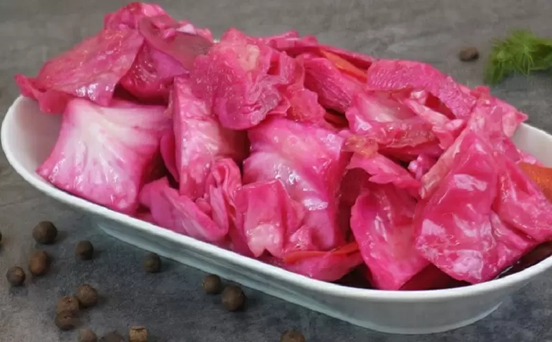 Хрустящая маринованная капуста: зимний хит для гостей и домочадцев