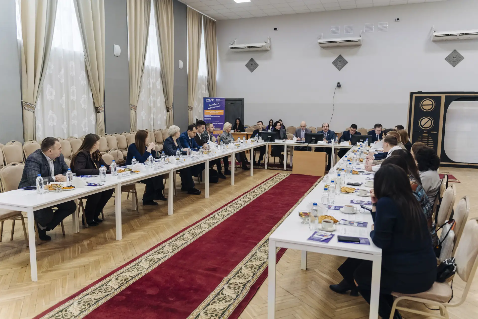 Стартовал конкурс «Молодежь против наркотиков и телефонного мошенничества», организованный прокуратурой республики с участием ВУЗов, министерства по делам молодежи РТ и министерства образования и науки РТ Стартовал конкурс «Молодежь против наркотиков и телефонного мошенничества», организованный прокуратурой республики с участием ВУЗов, министерства по делам молодежи РТ и министерства образования и науки РТ