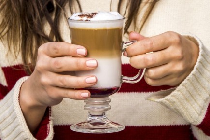 Почему выбор растительного молока для кофе — это не просто каприз?