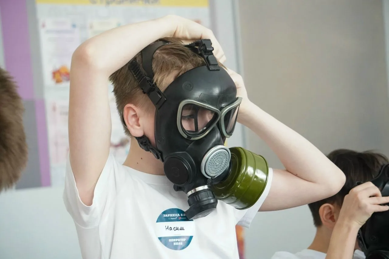 1 900 школьников Набережных Челнов прошли «Зарницу 2.0»! 1 900 школьников Набережных Челнов прошли «Зарницу 2.0»!