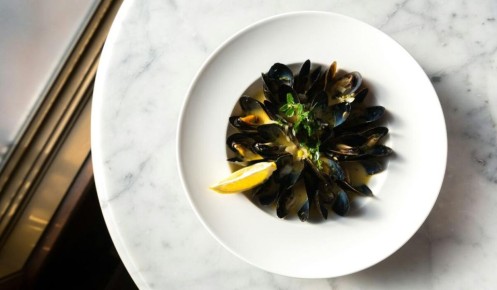 Как не ударить в грязь лицом: секреты правильного употребления мидий и устриц в ресторане