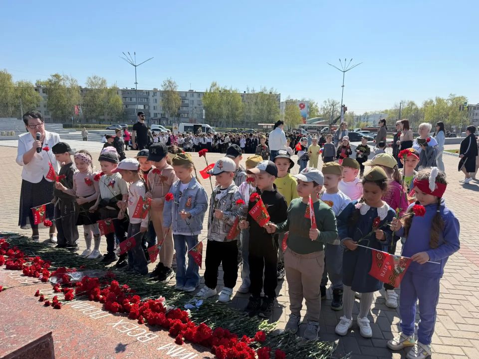 Традиционная «Вахта памяти» состоялась у мемориала «Родинамать» Традиционная «Вахта памяти» состоялась у мемориала «Родинамать»