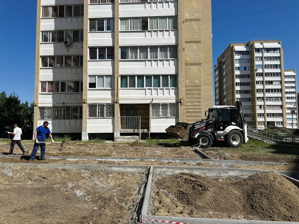 В наших дворах кипит работа! Работы в рамках программы #НашДвор2026 развернулись в 34 дворах Комсомольского района, в том числе и в 4а комплексе В наших дворах кипит работа! Работы в рамках программы #НашДвор2026 развернулись в 34 дворах Комсомольского района, в том числе и в 4а комплексе