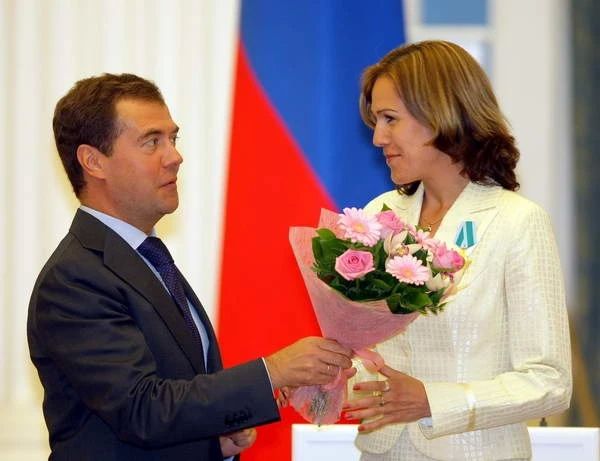 Сегодня герой нашей рубрики #твоилюдичелны — Гульнара Галкина-Самитова, олимпийская чемпионка по лёгкой атлетике, заслуженный мастер спорта России, почётный гражданин Набережных Челнов, звезда мирового спорта Сегодня герой нашей рубрики #твоилюдичелны — Гульнара Галкина-Самитова, олимпийская чемпионка по лёгкой атлетике, заслуженный мастер спорта России, почётный гражданин Набережных Челнов, звезда мирового спорта