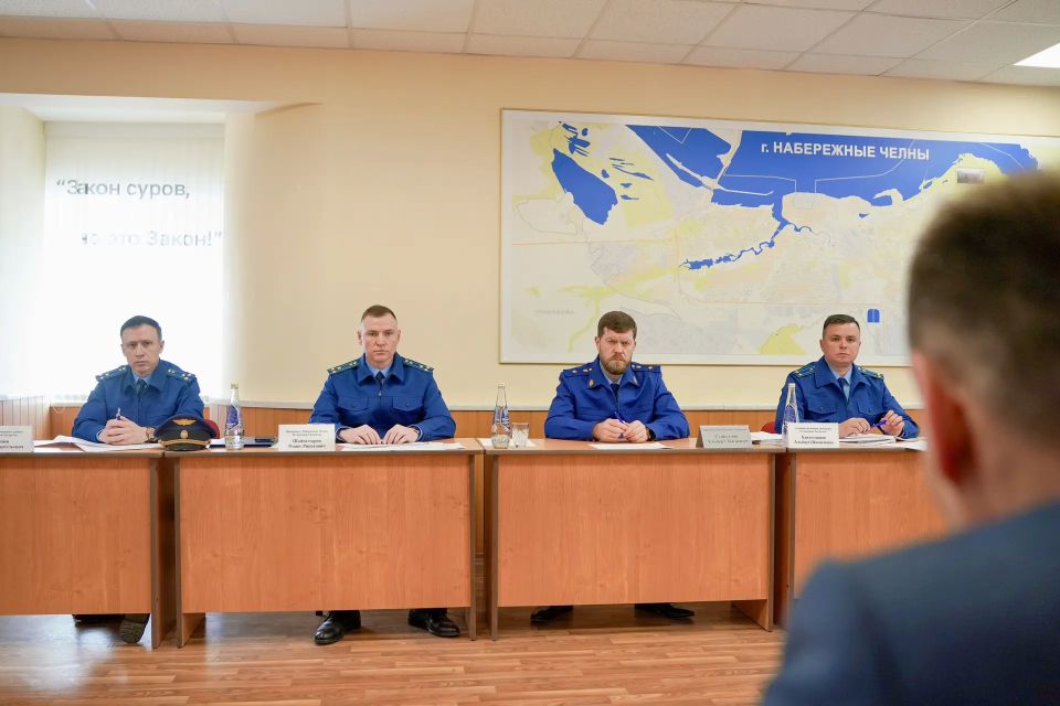 Прокурор Республики Татарстан Альберт Суяргулов провел прием граждан в Набережных Челнах Прокурор Республики Татарстан Альберт Суяргулов провел прием граждан в Набережных Челнах