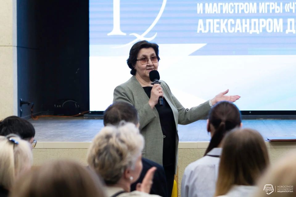 Кстати!. Незадолго до начала чемпионата Александр Друзь посетил МЦ «Нур» Кстати!. Незадолго до начала чемпионата Александр Друзь посетил МЦ «Нур»