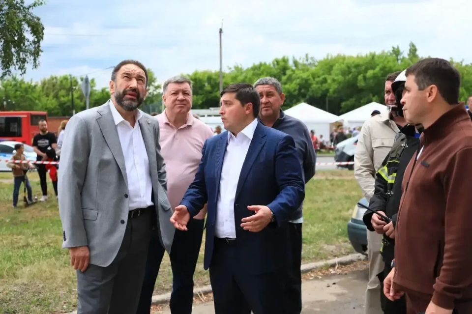 Для жителей дома, атакованного БПЛА, развернули пункт временного размещения Для жителей дома, атакованного БПЛА, развернули пункт временного размещения