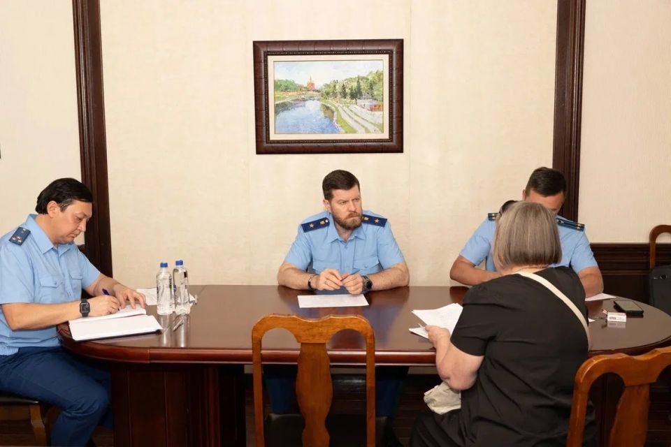 Прокурор Республики Татарстан Альберт Суяргулов провел личный прием граждан в Альметьевске Прокурор Республики Татарстан Альберт Суяргулов провел личный прием граждан в Альметьевске