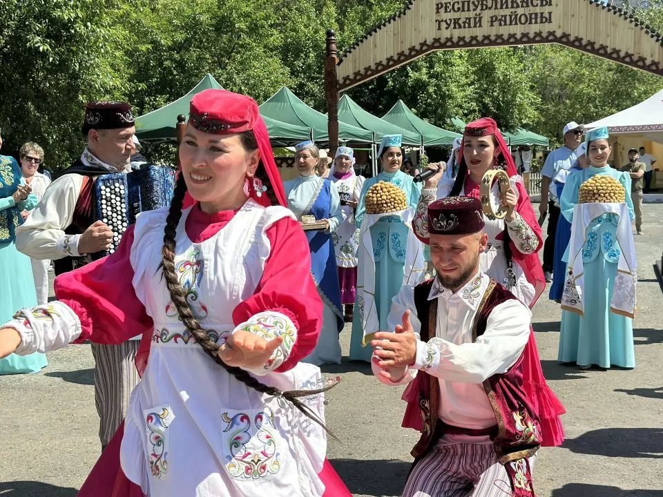 Самовары и мини-пасека: чем удивил гостей Сабантуя в Тюмени Тукаевский район Самовары и мини-пасека: чем удивил гостей Сабантуя в Тюмени Тукаевский район