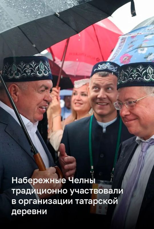 «Наша национальная кухня и наш „КАМАЗ“! Наши умельцы сделали его из чак-чака!» — говорил на Сабантуе в Москве мэр Набережных Челнов Наиль Магдеев «Наша национальная кухня и наш „КАМАЗ“! Наши умельцы сделали его из чак-чака!» — говорил на Сабантуе в Москве мэр Набережных Челнов Наиль Магдеев