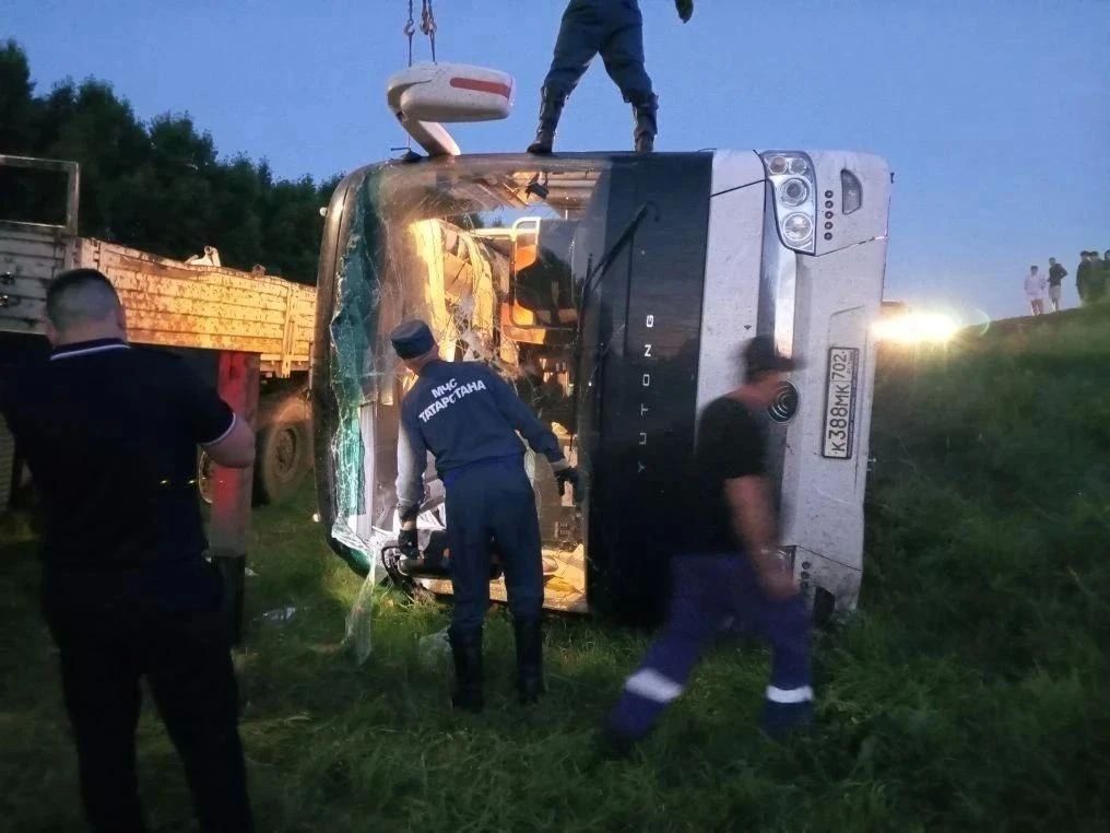 15 человек пострадали в ДТП с автобусом в Татарстане 15 человек пострадали в ДТП с автобусом в Татарстане