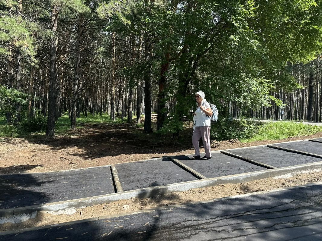 Новый тротуар и пандус радуют челнинцев в парке культуры и отдыха пос. ГЭС Здесь завершили строительство нового тротуара с пандусом. Речь о пешеходной дорожке, которая соединила парковую зону со спуском на Казанский... Новый тротуар и пандус радуют челнинцев в парке культуры и отдыха пос. ГЭС Здесь завершили строительство нового тротуара с пандусом. Речь о пешеходной дорожке, которая соединила парковую зону со спуском на Казанский...
