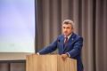 «Куда они должны идти?»: министр раскритиковал школы за нехватку 10-х классов