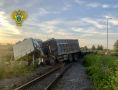 Еще фотографии с места трагедии, где грузовик врезался в тепловоз