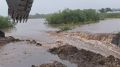 Второе ЧП из-за ливней: в Татарстане устраняют перелив воды через дамбу