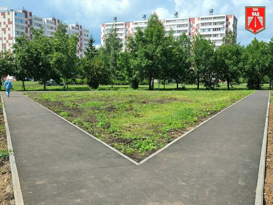 В 19-м комплексе Челнов завершают благоустройство по республиканской программе В 19-м комплексе Челнов завершают благоустройство по республиканской программе
