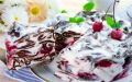 Шоколадное волшебство: блинный торт с вишней и нежным желе