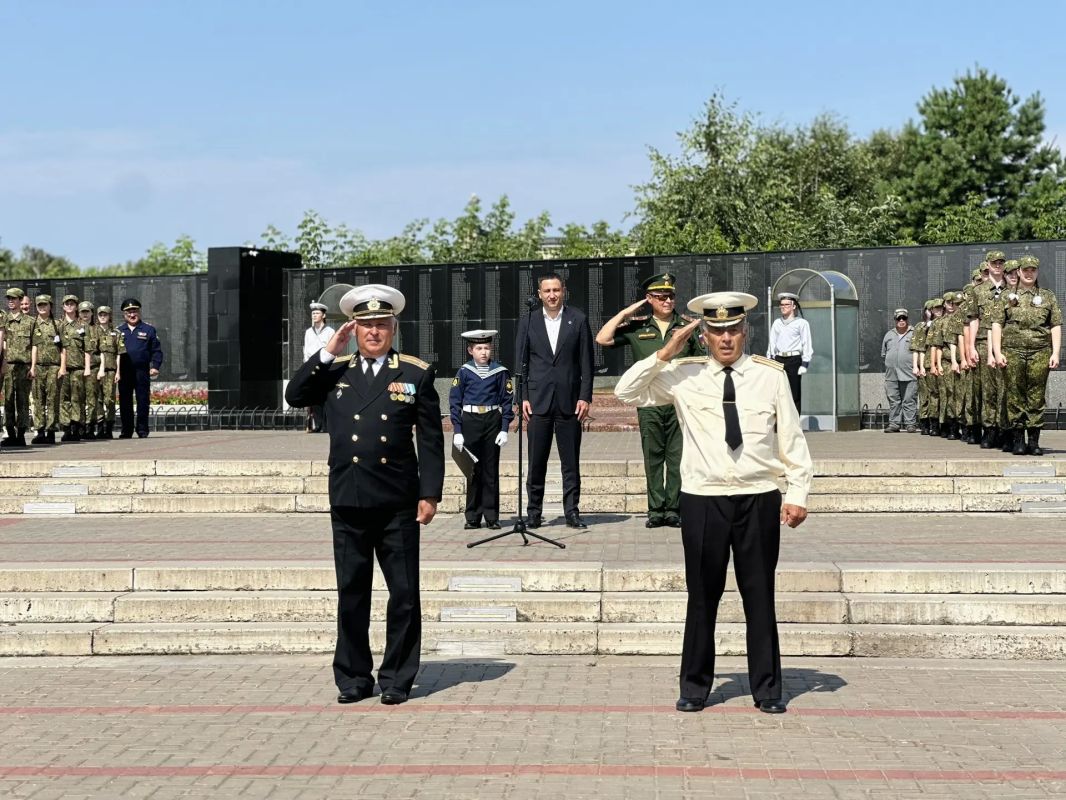 Слава Андреевскому флагу! В Набережных Челнах отметили День ВМФ России Слава Андреевскому флагу! В Набережных Челнах отметили День ВМФ России