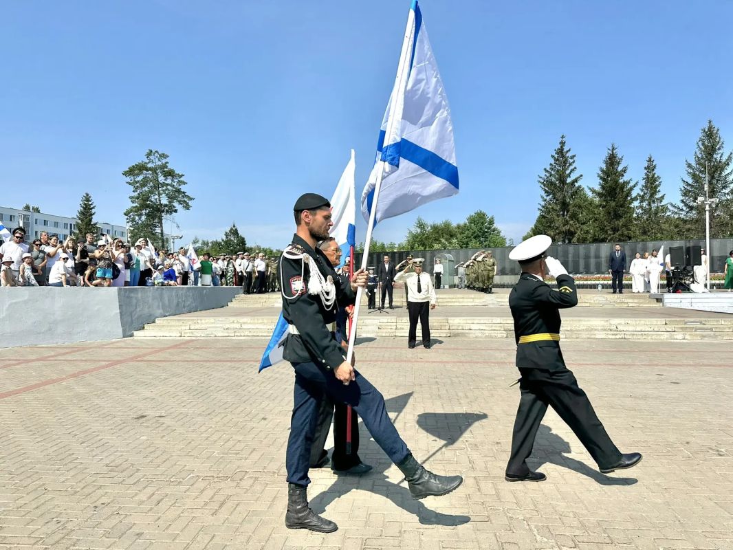Слава Андреевскому флагу! В Набережных Челнах отметили День ВМФ России Слава Андреевскому флагу! В Набережных Челнах отметили День ВМФ России