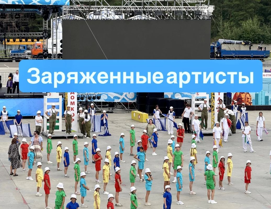 Заглянули за кулисы Дня строителя Пока вы ждёте праздник, мы трудимся: репетируем, настраиваем аппаратуру, заряжаемся хорошим настроением, чтобы завтра всё прошло на УРА! Собрали для вас яркие моменты. Смотрите и... Заглянули за кулисы Дня строителя Пока вы ждёте праздник, мы трудимся: репетируем, настраиваем аппаратуру, заряжаемся хорошим настроением, чтобы завтра всё прошло на УРА! Собрали для вас яркие моменты. Смотрите и...
