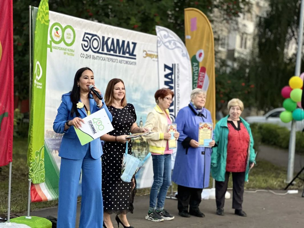 Сегодня в 8 комплексе пос. ГЭС состоялся теплый и душевный праздник, который собрал вместе соседей всех возрастов Сегодня в 8 комплексе пос. ГЭС состоялся теплый и душевный праздник, который собрал вместе соседей всех возрастов