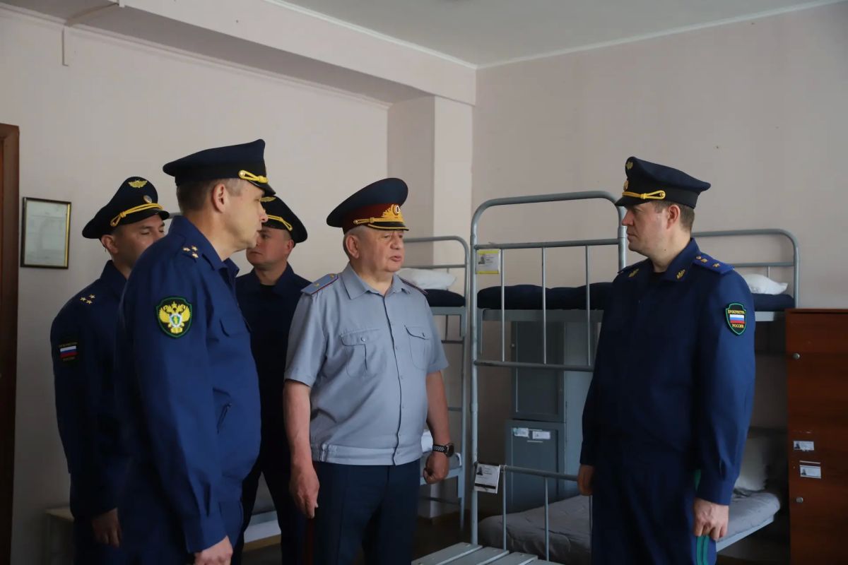 Прокурор Татарстана Альберт Суяргулов проверил колонию-поселение №18 в Казани Прокурор Татарстана Альберт Суяргулов проверил колонию-поселение №18 в Казани