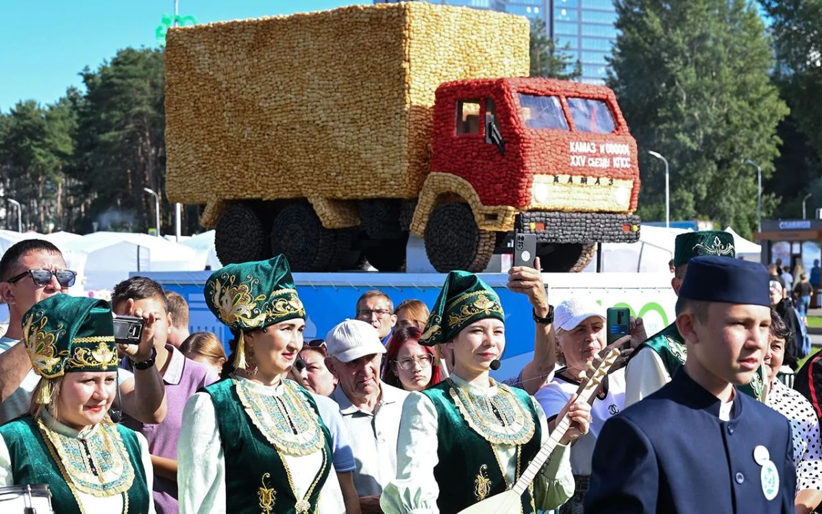 400-летие Набережных Челнов оказалось больше похожим на обычный день города, но горожане не жаловались — во время проведения СВО думать о масштабных торжествах не приходится 400-летие Набережных Челнов оказалось больше похожим на обычный день города, но горожане не жаловались — во время проведения СВО думать о масштабных торжествах не приходится