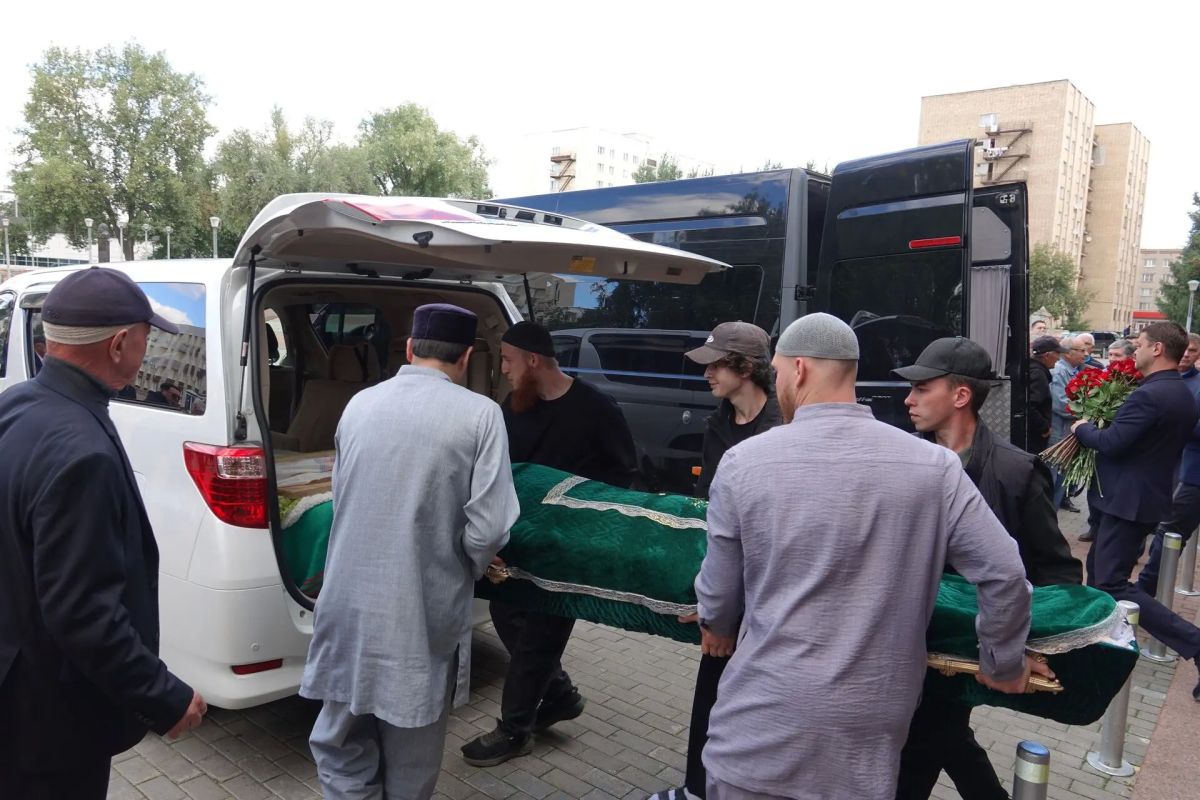 «Он сделал все, чтобы закон уважали»: в Челнах простились с первым председателем суда «Он сделал все, чтобы закон уважали»: в Челнах простились с первым председателем суда