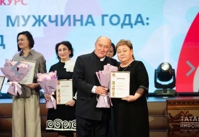 Человек, который создал тысячи звездочек в ансамбле «Земляничка» Человек, который создал тысячи звездочек в ансамбле «Земляничка»
