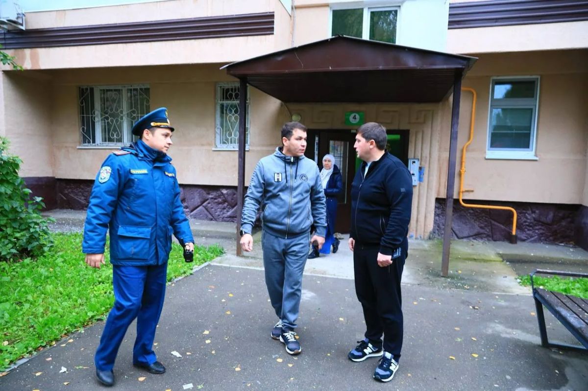 Глава Нижнекамска поблагодарил жителей за то, что спустились в укрытия Глава Нижнекамска поблагодарил жителей за то, что спустились в укрытия