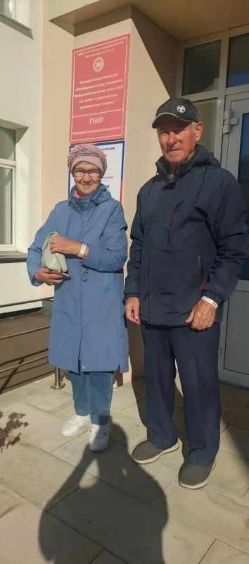 Рука об руку на выборы: челнинские семьи голосуют вместе! Рука об руку на выборы: челнинские семьи голосуют вместе!