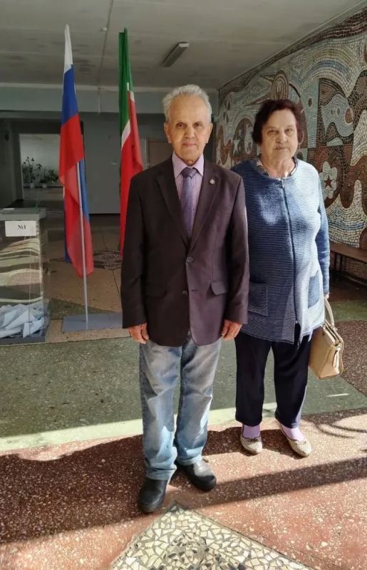 Рука об руку на выборы: челнинские семьи голосуют вместе! Рука об руку на выборы: челнинские семьи голосуют вместе!
