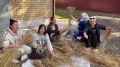 Двор, колосья и песня . Тепло и душевно артисты театрального коллектива «Хазина» культурного центра «Эврика» готовились к конкурсу