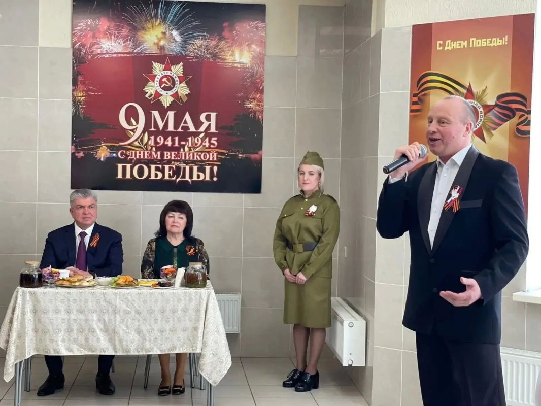 Как вокалист из Мензелинска с песней "Черный ворон" покорил сотни тысяч людей Как вокалист из Мензелинска с песней "Черный ворон" покорил сотни тысяч людей